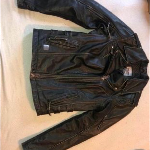 Harley Davidson Women’s Leather Jacket - Picture 3 of 3